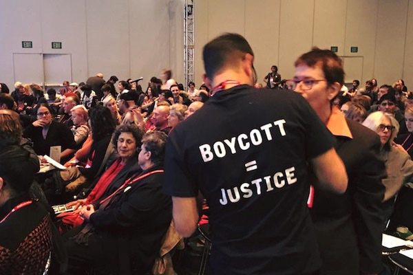 Supporters of academic boycott during the annual business meeting of the American Anthropological Association in Denver, Colorado, November 21, 2015. Photo by Alex Shams.